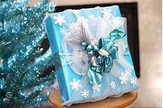 Frozen Gift Wrap
