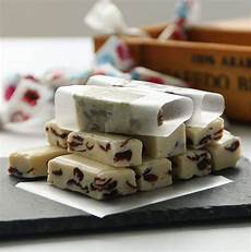 Sticky Wrapping Paper